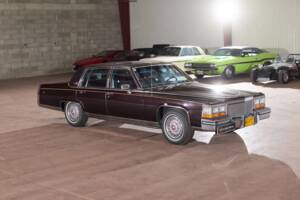 Image 3/58 of Cadillac Brougham Elegance (1988)