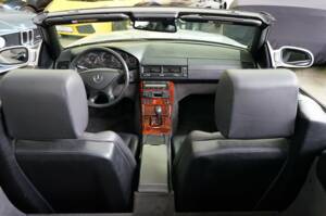 Image 12/33 of Mercedes-Benz SL 500 (2001)
