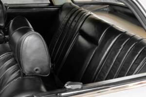 Image 21/49 de Mercedes-Benz 280 SE (1970)