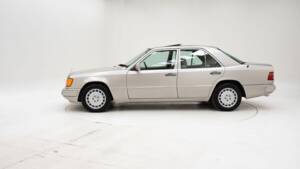 Bild 7/15 von Mercedes-Benz 300 E (1992)