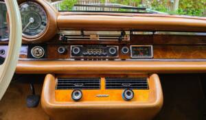 Bild 52/72 von Mercedes-Benz 280 SE 3,5 (1970)