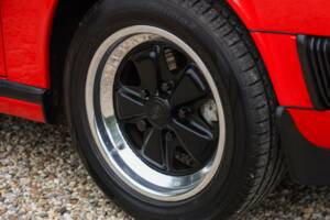 Image 41/50 of Porsche 911 Carrera 3.2 (1988)