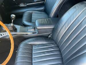 Image 11/15 de Jaguar E-Type (1969)