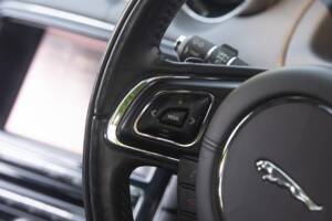 Immagine 34/37 di Jaguar XJ 5.0 (2011)