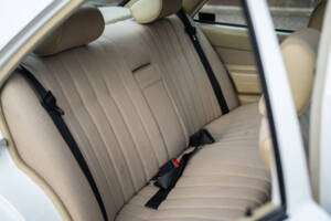 Imagen 38/42 de Mercedes-Benz 190 E (1984)