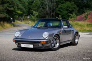Image 2/44 de Porsche 911 Carrera 3.2 &quot;#250.000 911&quot; (1988)