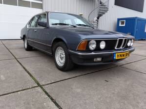 Bild 3/113 von BMW 735i (1986)