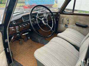 Imagen 2/8 de Mercedes-Benz 220 S (1956)