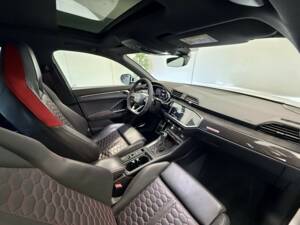 Image 18/28 of Audi RS Q3 (2019)