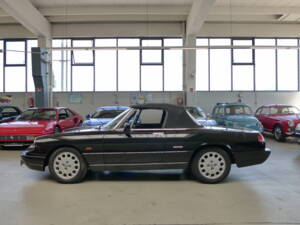 Imagen 19/34 de Alfa Romeo 2.0 Spider (1992)