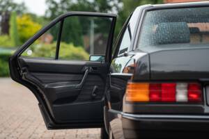 Bild 48/74 von Mercedes-Benz 190 E (1990)