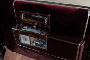 Image 46/58 of Cadillac Brougham Elegance (1988)