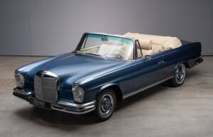 Bild 1/34 von Mercedes-Benz 250 SE (1966)