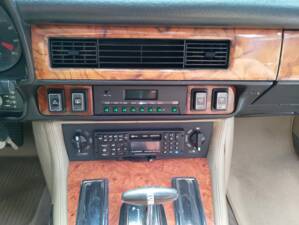 Image 30/70 of Jaguar XJ-S Convertible (1988)