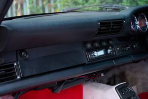 Afbeelding 26/50 van Porsche 911 Carrera 4 (1992)