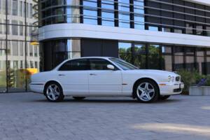 Imagen 16/77 de Jaguar XJ 8 4.2 (2005)