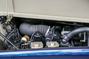 Image 43/49 of Bentley S 3 Continental Flying Spur (1964)