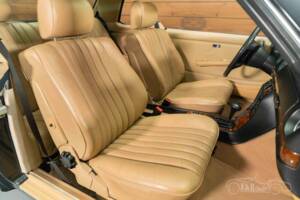 Immagine 8/19 di Mercedes-Benz 280 CE (1977)