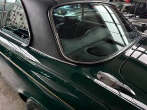 Image 10/47 of Jaguar XJ 6 C 4.2 (1976)