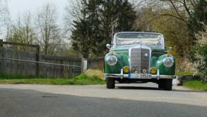 Image 26/32 de Mercedes-Benz 220 Cabriolet A (1953)