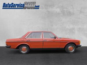 Image 5/41 of Mercedes-Benz 200 D (1981)