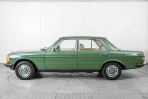 Afbeelding 9/50 van Mercedes-Benz 300 D (1978)