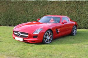 Image 2/57 of Mercedes-Benz SLS AMG (2010)