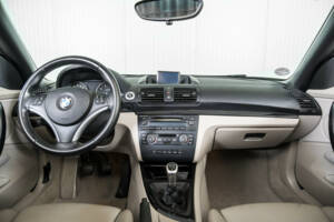 Image 7/50 of BMW 118i (2008)