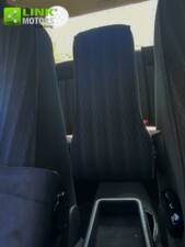 Image 34/48 of Mercedes-Benz E 200 (1991)