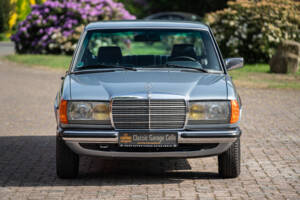 Image 6/38 of Mercedes-Benz 300 D (1981)