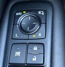 Image 20/27 de Lexus RX 450h (2011)