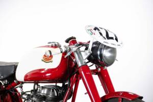 Bild 38/50 von Mondial 175 Turismo Veloce (1956)