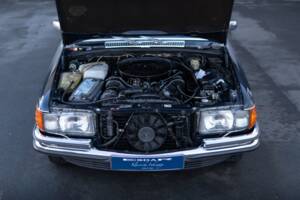 Image 19/30 of Mercedes-Benz 450 SEL 6,9 (1977)