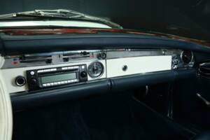 Immagine 19/50 di Mercedes-Benz 280 SL (1968)