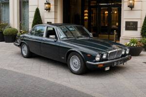 Image 1/8 of Jaguar XJ 12 (1991)