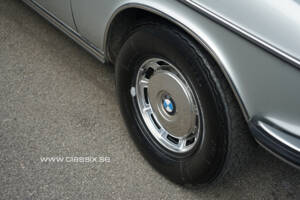 Bild 11/15 von BMW 3,0 L (1975)