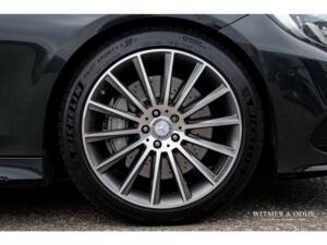 Image 34/36 of Mercedes-Benz S 500 4MATIC (2015)