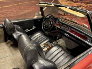 Image 23/35 de Mercedes-Benz 280 SL (1969)