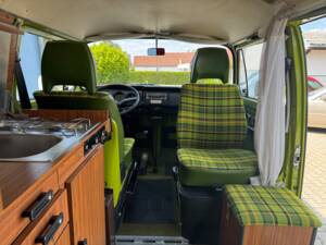 Image 71/100 of Volkswagen T2b Westfalia (1979)