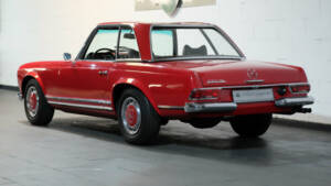 Image 15/28 of Mercedes-Benz 230 SL (1964)