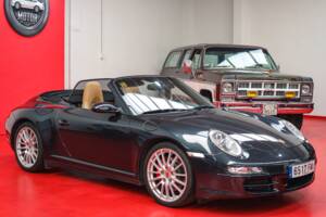 Image 43/48 of Porsche 911 Carrera 4S (2007)