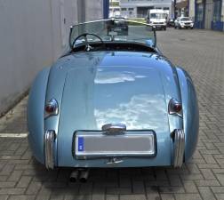 Image 11/50 of Jaguar XK 120 OTS (1952)