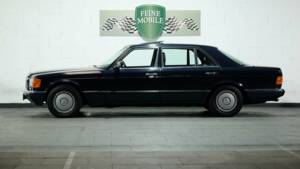 Afbeelding 2/32 van Mercedes-Benz 560 SEL (1990)