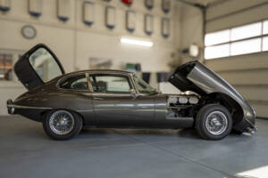Image 15/15 de Jaguar E-Type (1969)