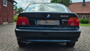 Image 4/18 of BMW 523i (1996)