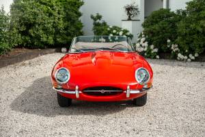 Image 2/33 of Jaguar E-Type 3.8 (1964)