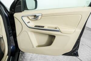 Image 32/50 de Volvo XC60 D3 (2017)