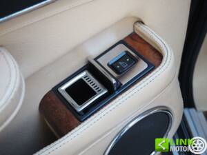 Bild 42/50 von Jaguar Sovereign 3.6 (1988)
