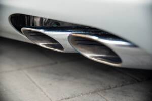 Image 47/61 of Mercedes-Benz SLR McLaren (2004)