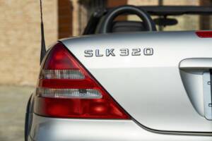 Image 9/50 de Mercedes-Benz SLK 320 (2001)